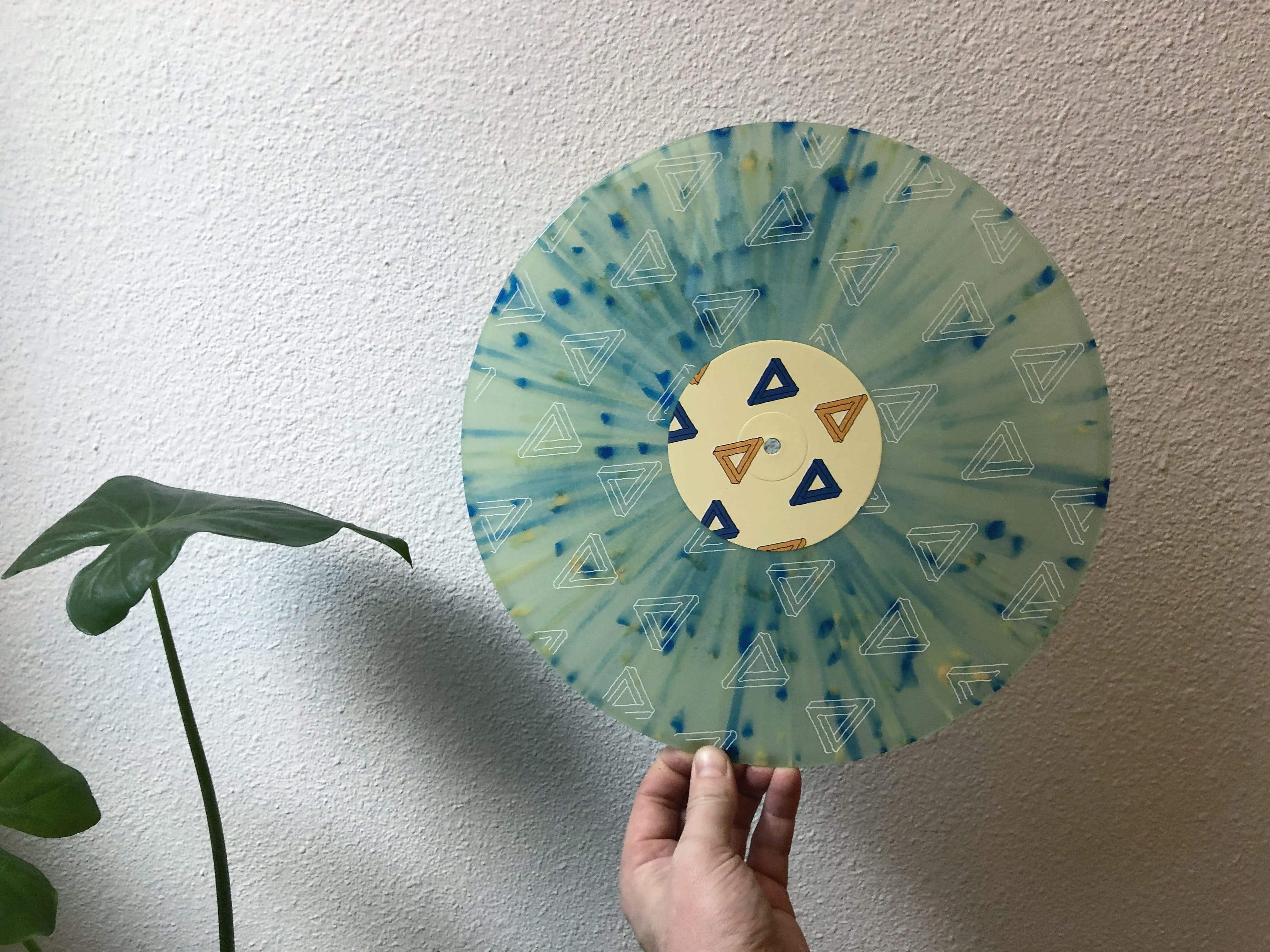 balance-elephant-gym-clear-blue-vinyl-3